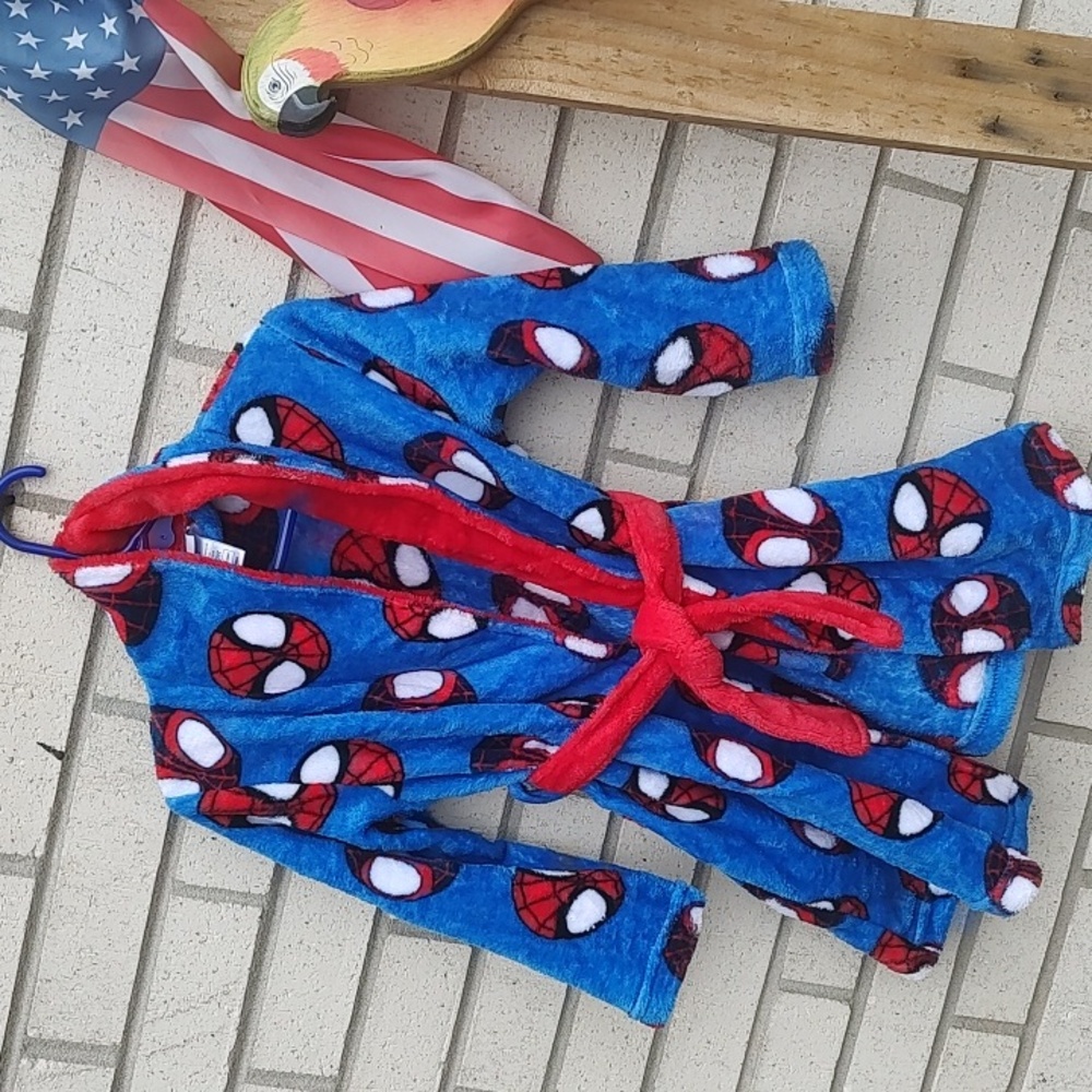 Spiderman Robe - Picture 4 of 9